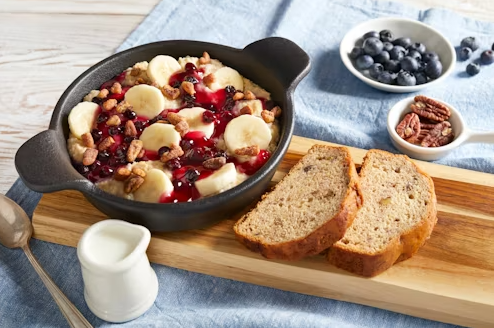 BLUEBERRY BANANA OATMEAL