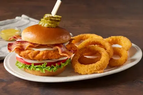 FARMHOUSE HAND-BREADED FRIED CHICKEN SANDWICH